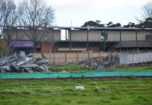 Grand standing at Ascot Park