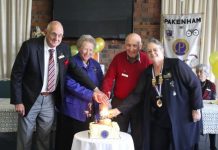 Probus cut the cake