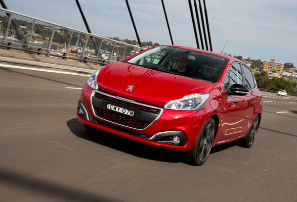 Peugeot208_150841_01.jpg