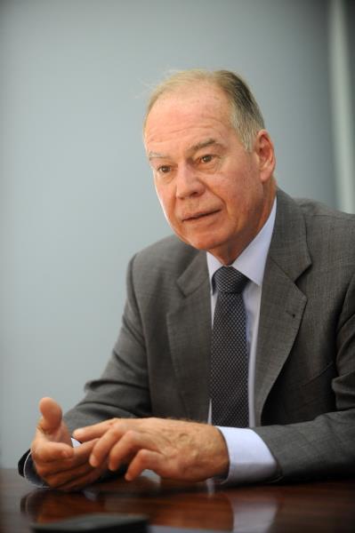 RUSSELL_134482_07.jpg