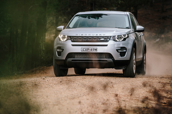 LandRover_155736_01.jpg