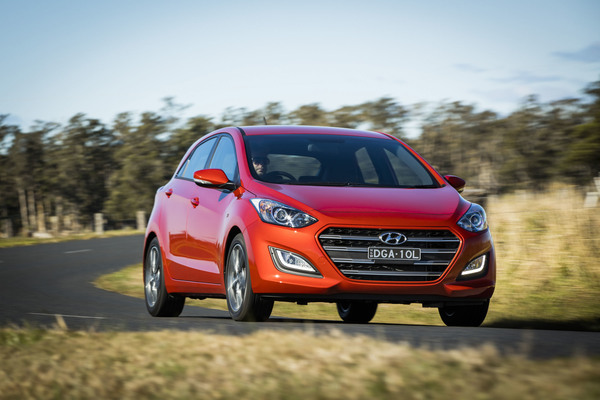 Hyundaii30_162218_01.jpg
