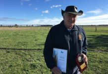 Folletts keep show gowing