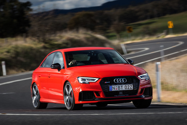 AudiRS3_173443_01.jpg