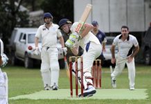 Vikings locked in tight battle