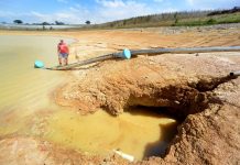 Pakenham pipeline under fire