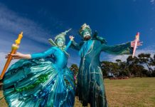 Show blows Pakenham away