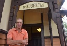 Ex-mayor booted from council meeting