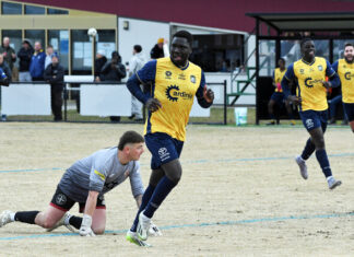 Pakenham take out premiership