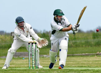 Iona on verge of big upset