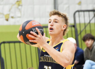 Warriors demolish Sale