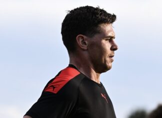 Cox lands at Redbacks