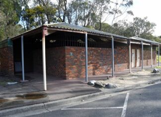 Aura Vale Lake toilet conditions spark complaints