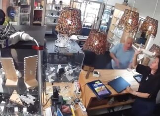 Robbers target jewellery stores, Berwick man taken to hospital